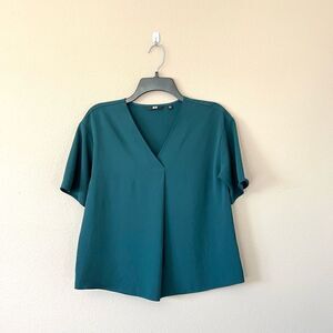 Uniqlo Green V Neck Blouse